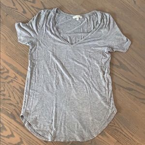 Light gray V-neck tshirt
